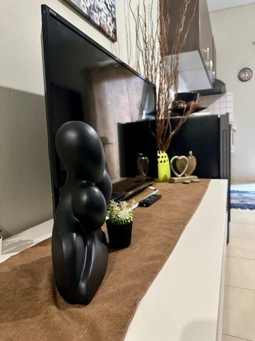 Eleni'S Studio Near The Airport 伊拉克利翁 外观 照片